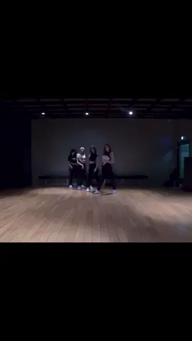 #blackpink in Your area! #jump #dancepractice #newdance #trends #lisa #jennie #jisoo #rose #Rumors 