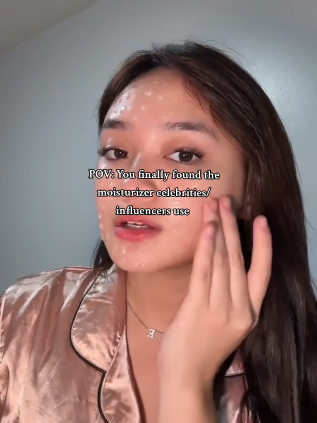 Glad2glow moisturizer is 💯!  #glad2glow #glad2glowmoisturizer  #g2gmoisturizer #glad2glowpomegranatemoisturizer #influencerapproved  #fyp #pov #skincare #glad2glowph #g2gbrighteningmoisturizer 