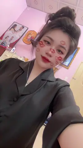 Em đưa chàng quơ sông 🫦