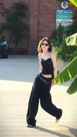 Ta chỉ là người dưng… #outfit #fypシ #phoidodep #phoidoxinh #xuhuongtiktok #xuhuong 