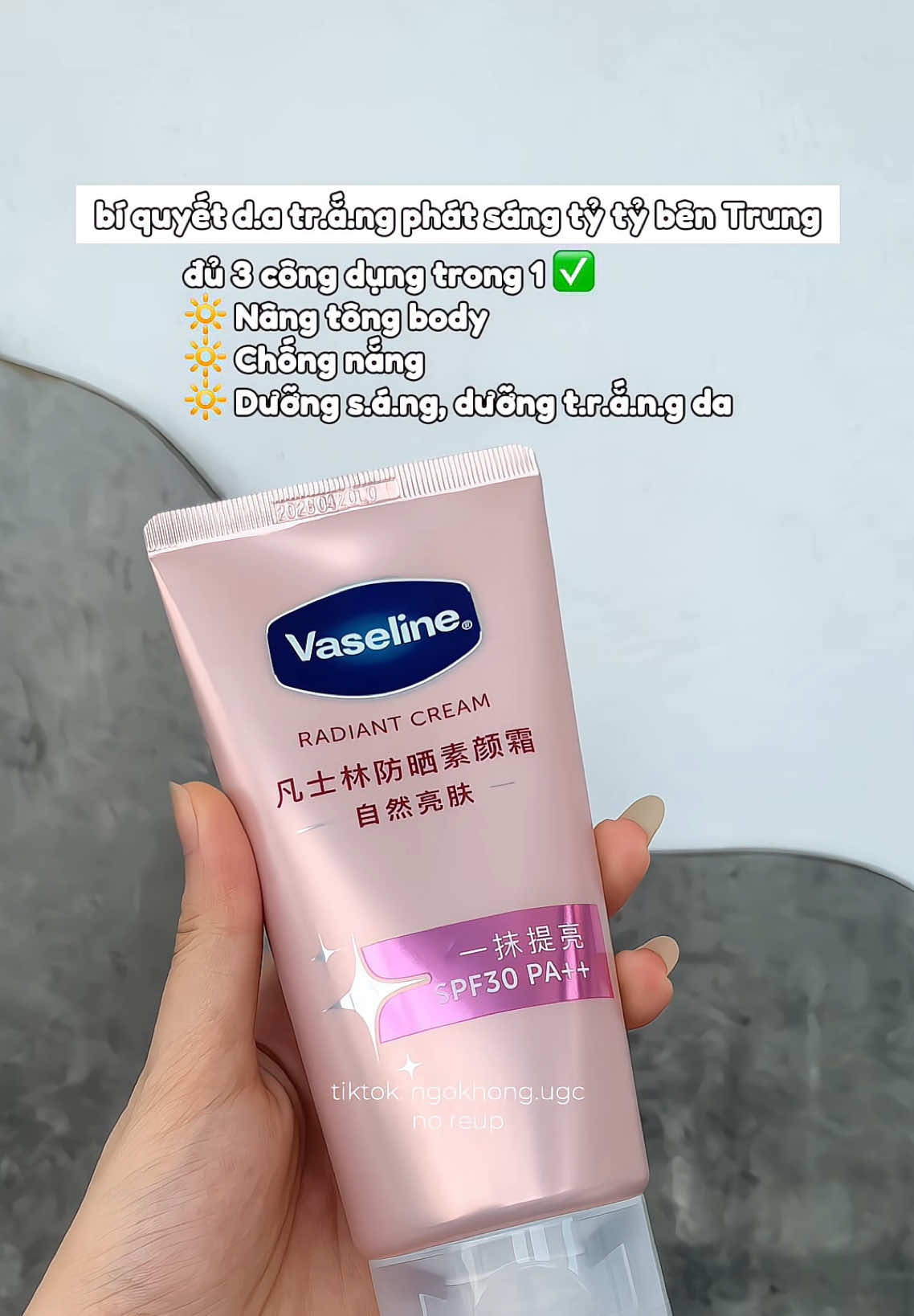 Đúng là các pháp sư Trung hoa gì cũng làm được, loại này t thấy nâng tông nhưng chất kem còn mướt hơn bản Thái #xuhuong #viral #trending #ngokhongugc #vaseline #duongtrangda #duongtrangbody #duongda #bodycare #beauty #unilever 