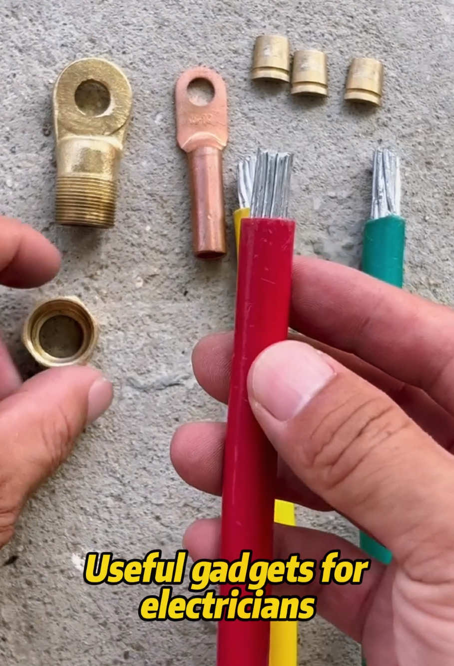 What is the name of the electrician's small tool? I call it a copper nose#tooltips #LifeHack #electrician #hardwaretools #goodthing #toolstoday 