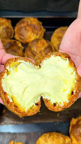 カスタードたっぷりのザクザクシュークリーム！     ◎ 窯出しパイシュー　¥280    📍熊本 / 新屋敷 【店名】オ・ボン・マルシェ 【時間】 10:00-19:30 【定休】月火 　 #熊本グルメ #japanesefood