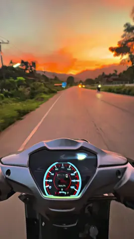 ชมวิวยามเย็น🥰🌄#เวฟดิวะ💯 #ทรงแว้น💯🚔 #เวฟ110iแต่งสวย #เวฟ110i #ฟีดดดシ #พัทลุง 