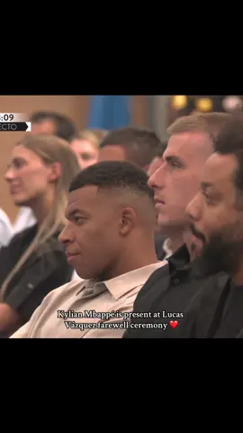 Okay I was not ready to cry today 😭🤍 #mbappe #mbappé #kylianmbappé #mbappefanx #mbappeedit #mbappeedits #kylianmbappéedit #kylianmbappe #fyp #foru #parati #goviral #footballtiktok #realmadrid #halamadrid #today #lucasvazquez #farewell 