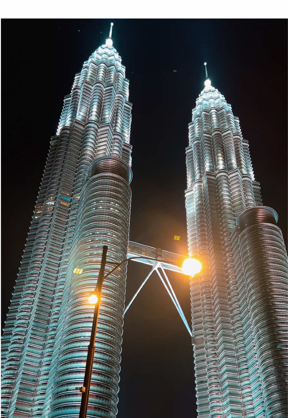 Signature Of Malaysia🇲🇾🫶🏻 #kualalumpur #klcc #nightlife #tiktokmalaysia #travelmalaysia #travelwithbilal94 #creatorsearchinsights 