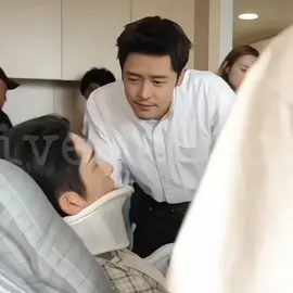 His eyes could eat him🥹 how wonderful…if we got to see all these scenes in the drama😭 #fuxinbo #zhangxincheng #justiceinthedark 