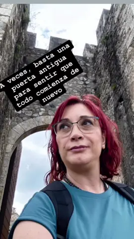 soymaykaortiz Lo antiguo no está tan lejos A veces, lo antiguo no está tan lejos. Solo hay que detenerse, observar y dejar que las piedras hablen. Explorar estos lugares es mi forma de reconectar... con la historia, con la belleza, conmigo misma. #ExploradoraDelPasado #LugaresConHistoria #ViajesConAlma #PatrimonioVivo #RinconesMágicos #CastillosYRuinas #ViajarDespacio      