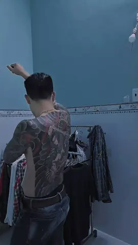 trong hành trình này không phải lựa chọn nào củng hoàn hảo củng chẳng có con đường nào  hoàn toàn đúng hay hoàn toàn sai thứ thực sự quyết định ý nghĩa của mỗi lựa chọn chính là cách chúng ta cảm nhận và thái độ của ta khi đối diện với nó 