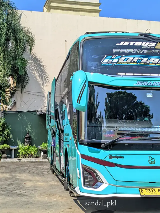 @Jempol Trans @Deni Siswandi @sahabat_komang.10 @MFAKHRIHDYTZ #busmania #fyp #komang 