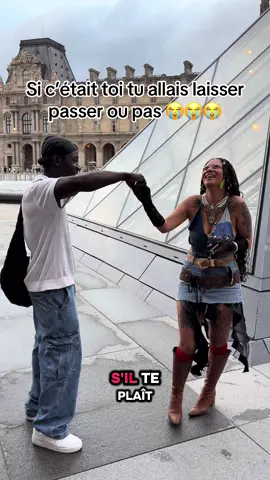 Si c’était toi tu allais faire quoi laisse passer?#😭😭😭 #experience #social #gentil #france🇫🇷 #prankvideos #amour 