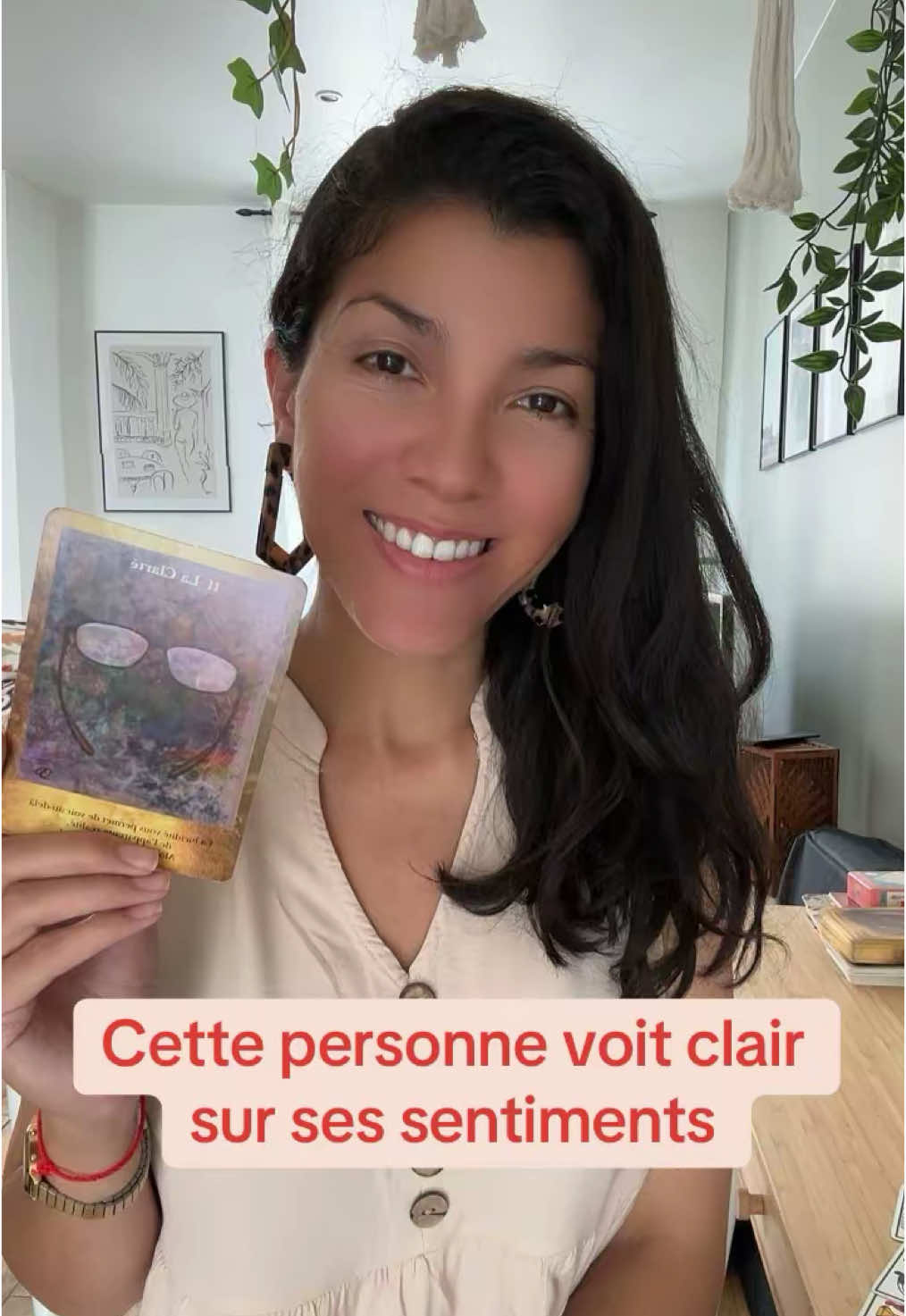🤓 CETTE PERSONNE VOIT CLAIR SUR SES SENTILENTS🫣❤️ #medium #cartomancie #fyp #pourtoi #tarot #tiragedecarte #voyance 
