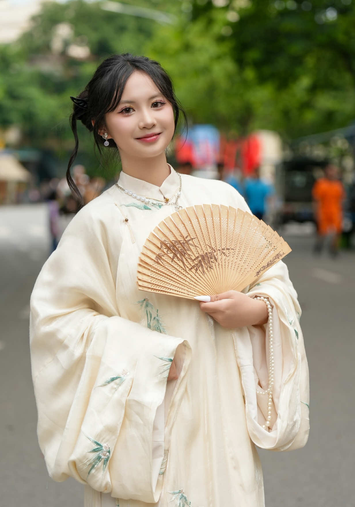 Chụp ảnh cho người lạ trên phố -Bảo Hân#fyp #xuhuong #viral #tiktok #vietnam #girl #vietnamesegirl #streetphotography #shortvideo #Vlog 