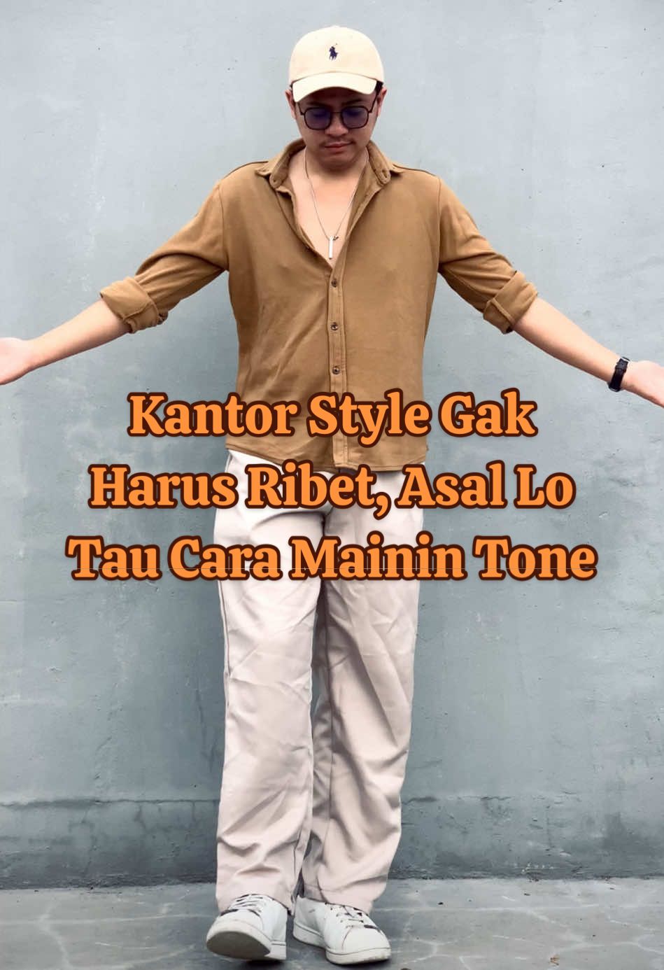 Daily office fit yang clean & dewasa banget. Mustard shirt + beige pants ternyata bisa jadi combo aman buat tampil simple tapi matang. Gak ribet tapi tetap keliatan niat. — 🎯 Buat lo yang lagi bingung style ke kantor tapi pengen tetep ganteng, ini bisa jadi referensi. — #outfitoftheday #outfitinspo #ootdpria #timelessfashion #TryleniumStyle #fyp 