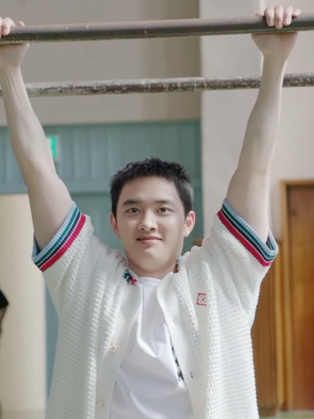 Diam Bertingkah Lucu 🐧 Bergerak Pamer Otot 😭💪🫶 #도경수 #dokyungsoo #kyungsoo #tangankyungsoo #bigboy #cute 