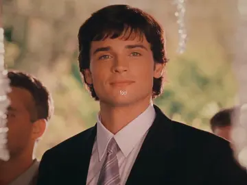 just finished season 2 🥺  [ac: fvwale, scp: clarksspacks] #smallville #smallvilleedit #clarkkent #clarkkentedit #foryou 