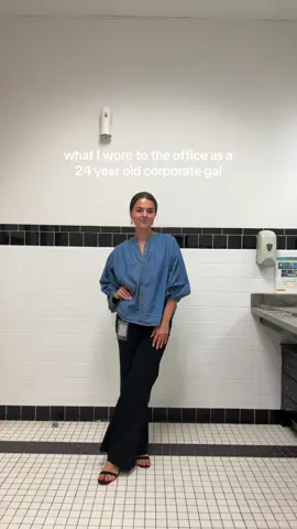 We love a flowy denim blouse! 🗣️ denim top & pants @Anthropologie (check out their recent sales 👀) shoes @target  #corporategirlies #corporateoutfit #outfits #outfitinspo #fyp #Summer #denim #anthropologie #anthro 