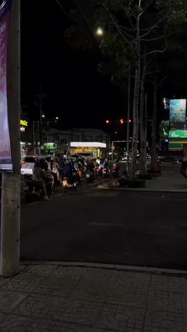 Làm sao quên được hình bóng ấy 🩶