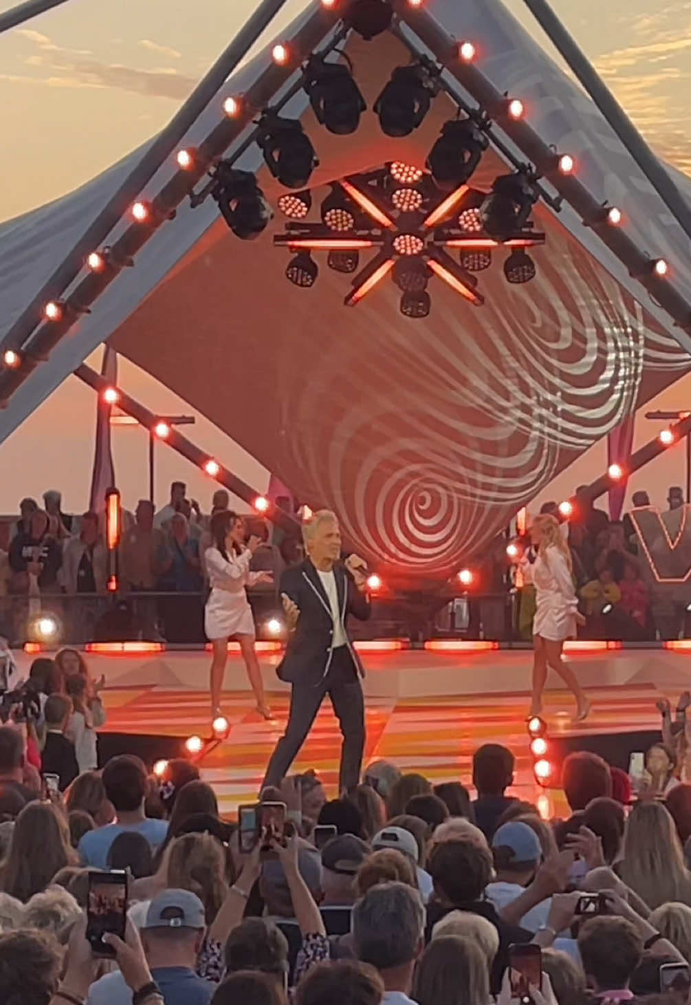 Bedankt Tien Om Te Zien! 🌟 @VTM #tienomtezien #christoff #westende 