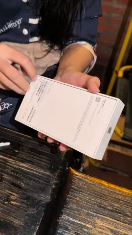 Khách bóc seal 15Pro titan trắng 🤍🤍🤍