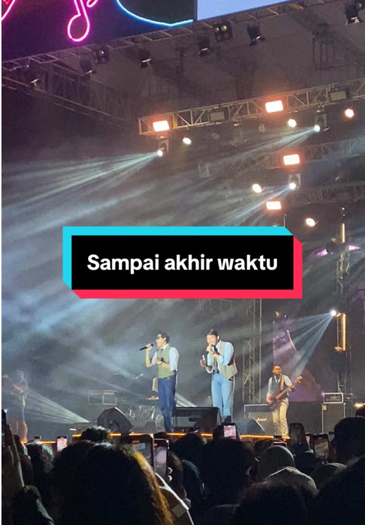 Yang ku ingin bukan sekedar ~ #yovienuno #sampaiakhirwaktu #semestaberpesta #bandung 