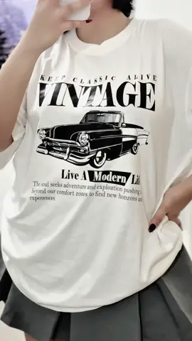 this vintage oversized shirt.⋆ᥫ᭡.° ༘ #fashion #basics #tshirt  #outfitinspo #retroshirt #oversizedshirt #vintageshirt #shirtrecommendation #creatorsearchinsights 