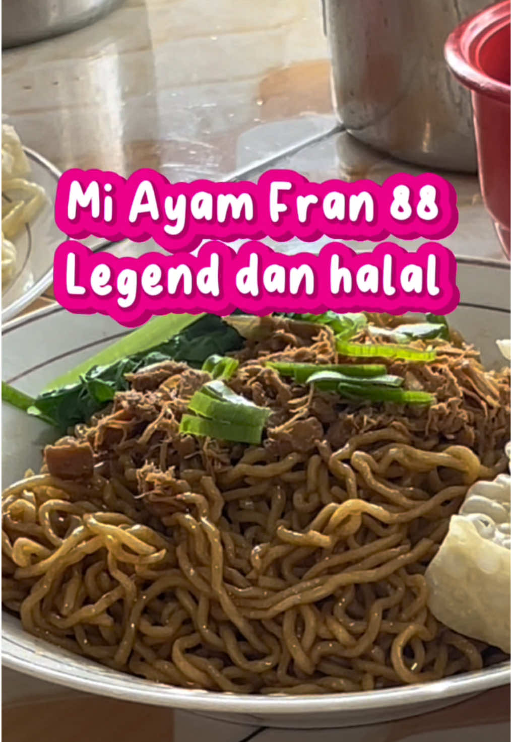 Rekomendasi Mie Ayam dengan Pangsit dan Bakso, Mie Yamin Rating: 5/5 Harga: Rp 15.000 - Rp 25.000 Lokasi: Daerah Gubah samping indomaret ahmad dahlan #miayam #miayamfran88 #nongkrong #wisata #wisatapalembang #kuliner #kulinerpalembang #makan#makanpalembang #mieayampalembang 