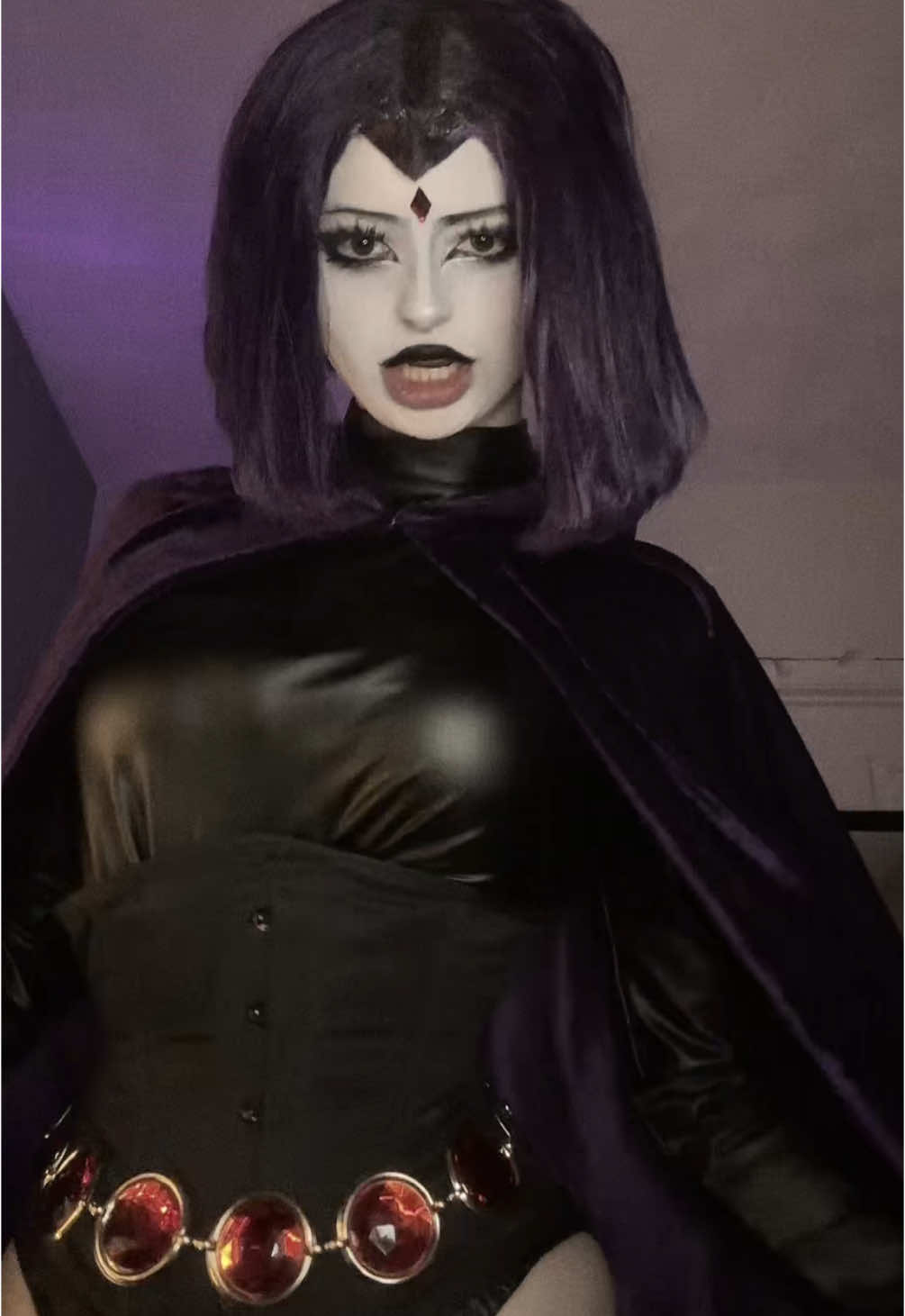 and I eat ur skin… #goth #gothgirl #gothic #gothtok #gothmakeup #emo #alt #emogirl #alternative #altgirl #alternativegirl #gothicstyle #gothfashion #gothgf #fyp #fypシ゚viral #fypシ #fypage #gothbabe #cosplay #cosplaygirlsoftiktok #cosplaygirl #raven #ravencosplay #teentitanscosplay #teentitans