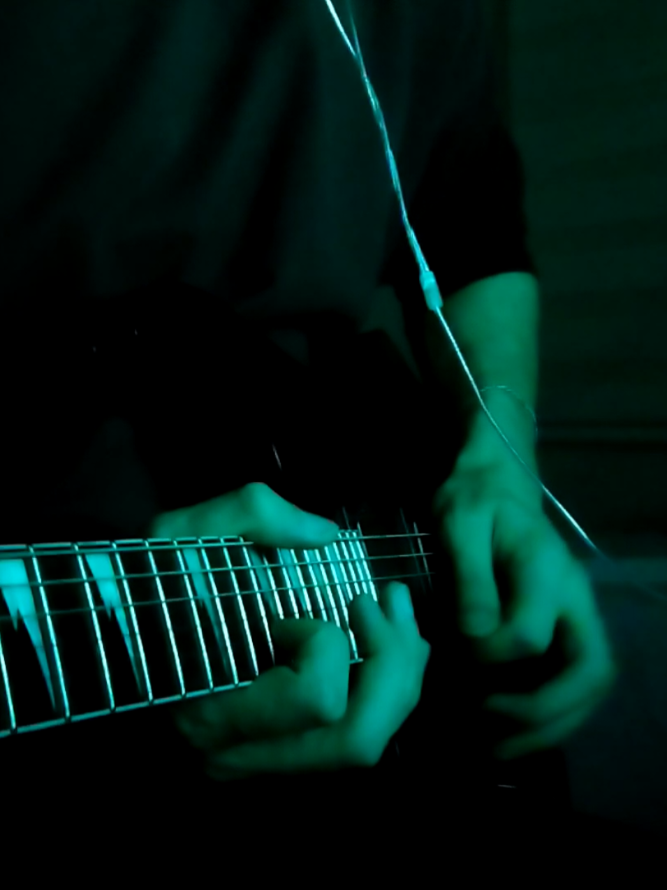 gece gitar çalmak iyi bir fikir değildi... #anathema #flying #elektrogitar #electricguitar #guitarcover #gitarcover #elektrogitarsolo #flyingsolo #electricguitarsolo #electricguitarcover #kesfet 