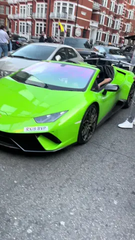 Proper shut down in harrods #chauffeur #london #luxury #fyp #goviral #lamborghini #shutdown 