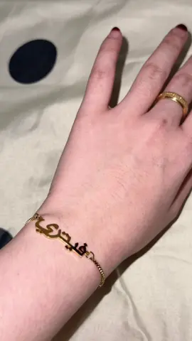 ini yg jual salah nulisnya aslinya ga itu tp bagus bgt gelangnya❤️ aku suka pollll trus aku chat penjualnya lgsg fast respon