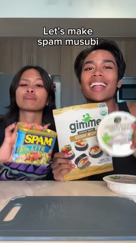 Make spam musubi with us 😋#spammusubi #spamsushi #angeloandlexy 