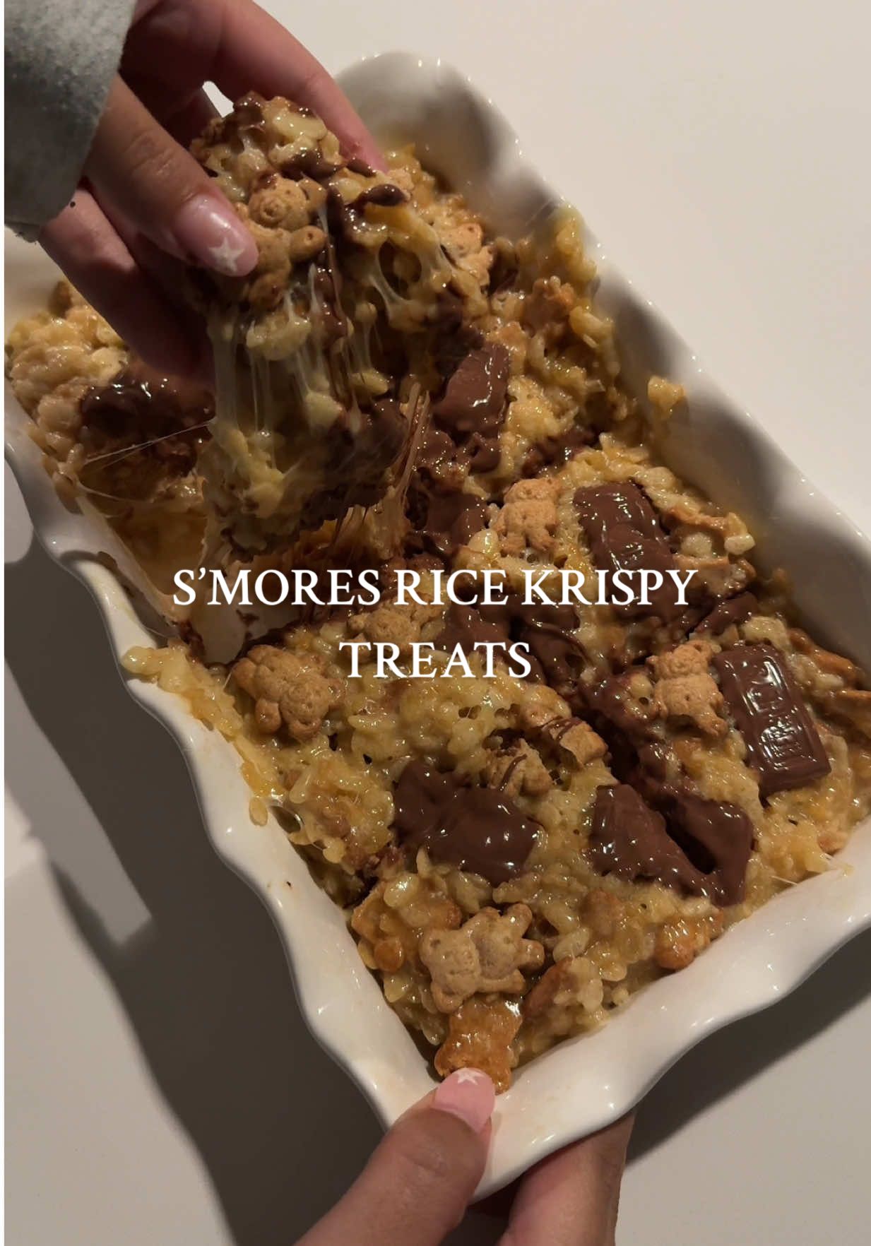 these were PERFECT🧸✨ #dessertrecipe #smores #ricekrispy #easydessert #sweettreat #cozyvibes #asmr #yummy #viralrecipe #fyp    recipe from: @Laura 🫶🏻  
