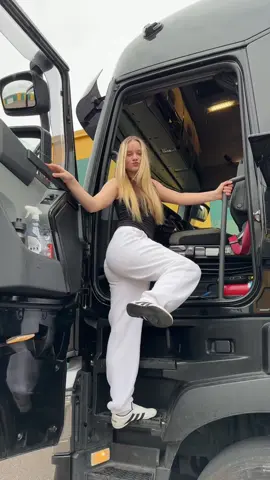 Welcome to my home 🚛🛣️  #dad #truckerdaughter ##valerianegurenkoodessatallinn #украинцывевропе 