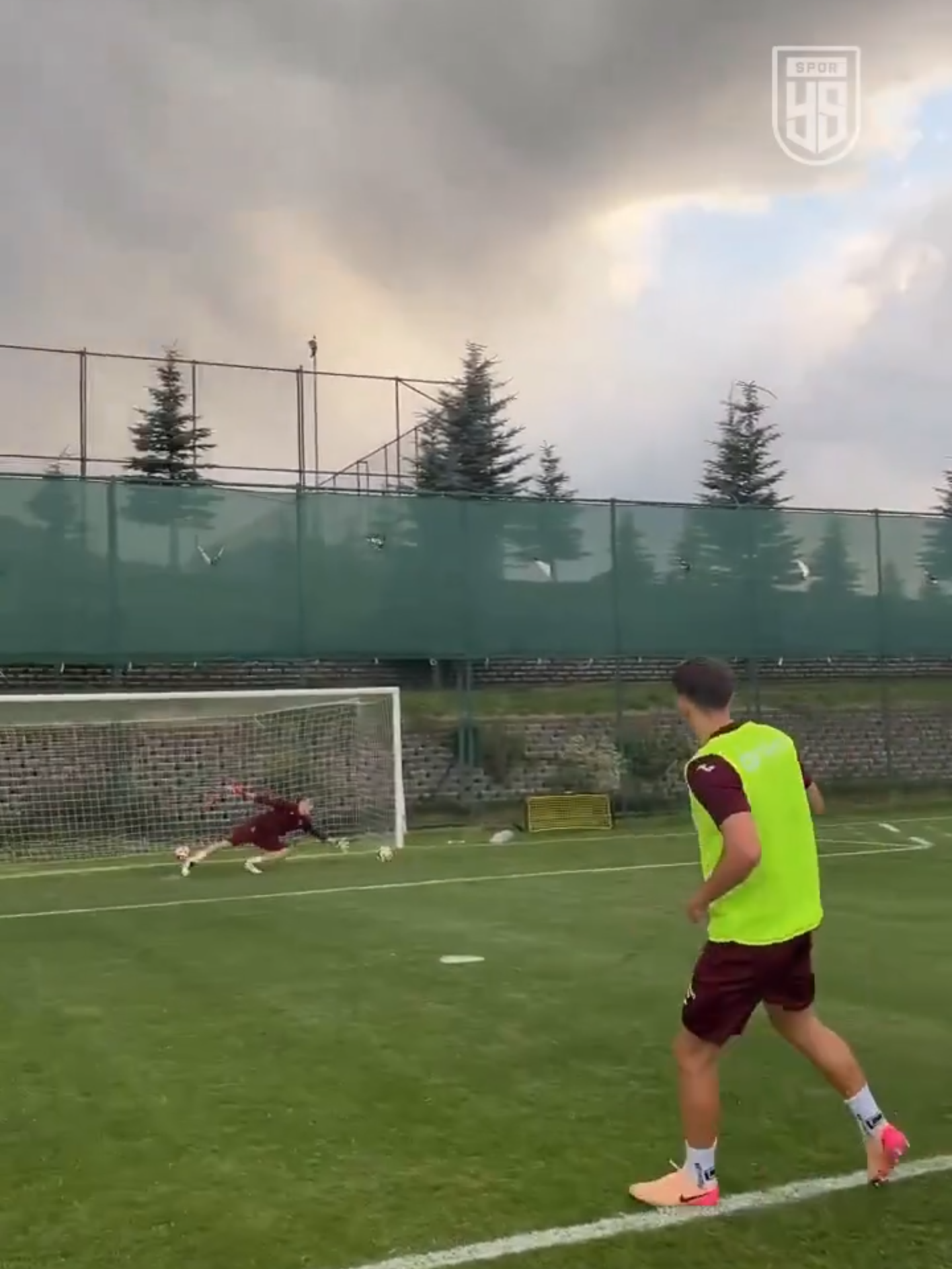 🎯 Trabzonspor’un şut antrenmanı. #Trabzonspor #SüperLig #Futbol
