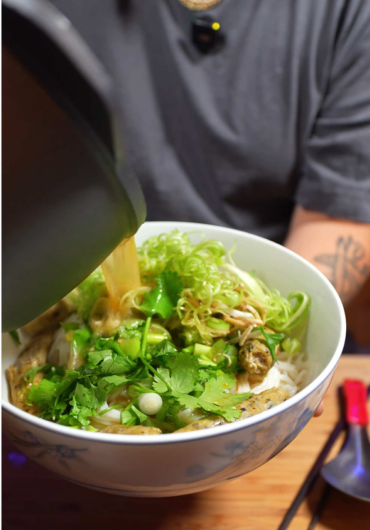 Our Mom Cooked Bun Rieu 🍜 w/ @OLIPOP  #olipoppartner #Foodie #foodscene #foodreels #TasteTest #mukbang  #FoodASMR #reviews #eatingshow #vietnamese #viral #VinceEats #BunRieu #vietnamesefood 