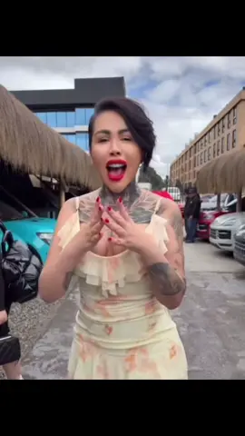 #yinacalderonoficial  solo yo tengo este carro #paratiiiiiiiiiiiiiiiiiiiiiiiiiiiiiii #viral #chismecito 