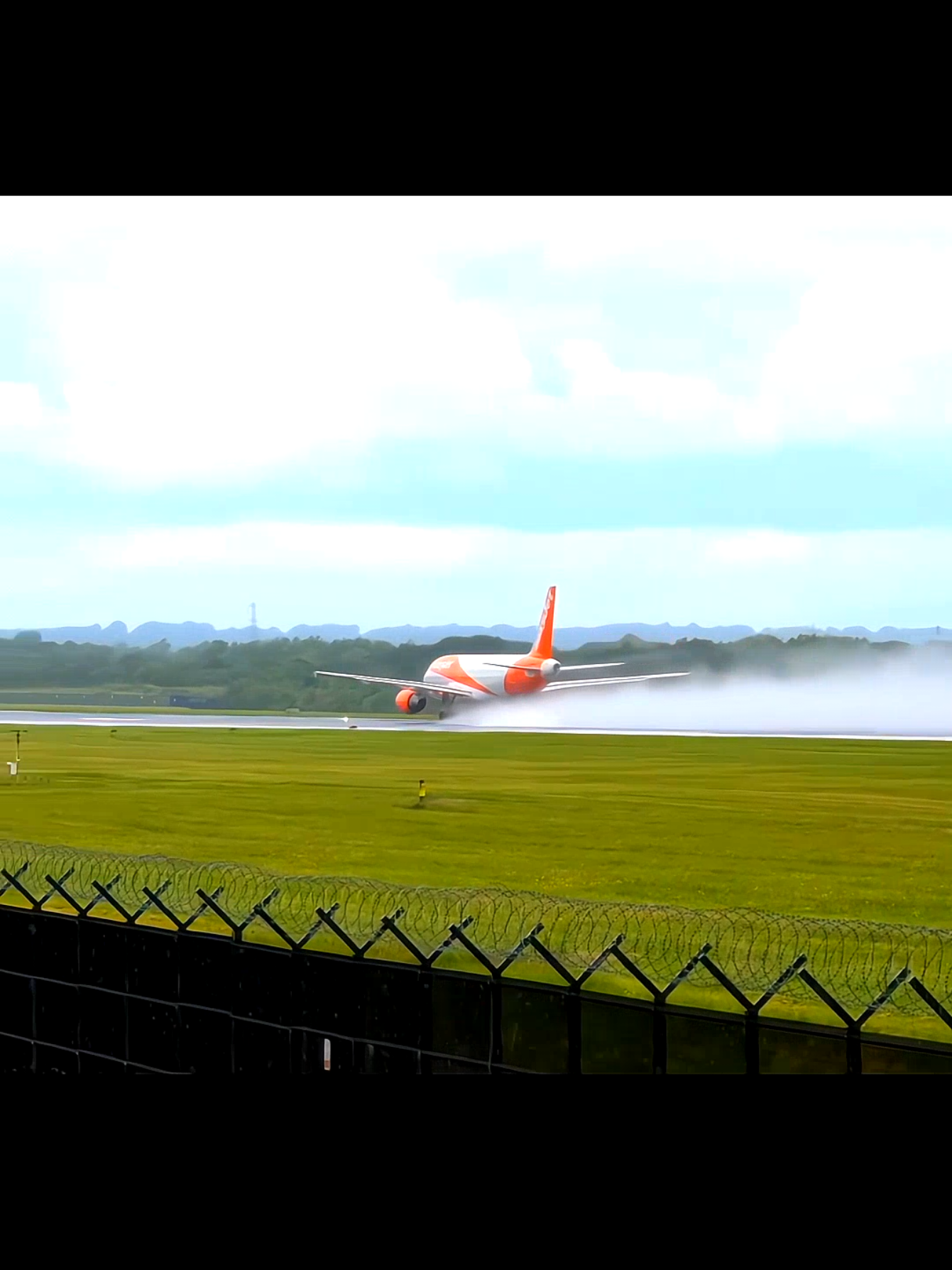 Rain, Runways, and Ready for Takeoff! 🌧️✈️ #ManchesterAirport #RainyDay #Takeoff #Aviation #planespotting 