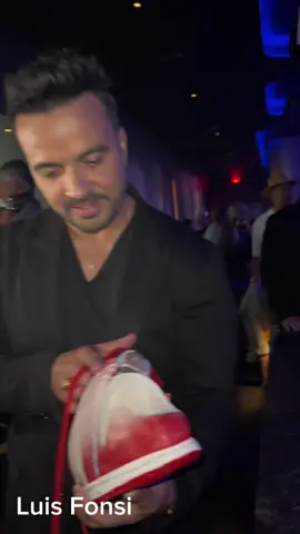 🤯😜💋 . . . . . #semperart #PaperSculpture #ArtThatMoves #ArtistOnInstagram #SatisfyingArt #UnbelievableArt #FelixSemper #WhatDidIJustWatch 