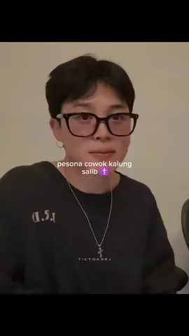 Amin kita sama tapi tuhan kita beda dan dunia kita pun juga berbeda 💔😭 #parkjimin @BTS 