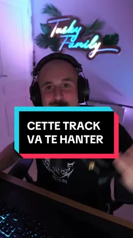 « TUTITU SANS LE « U » ÇA FAIT TUTI » 😂 🪈🎶TRACK: RDØ R3TRIX TUTITU  La musique est disponible dans ma playlist HardMusic dans mon lien linktree en bio !  #hardmusic #react #uptempo #danse #rawstyle       