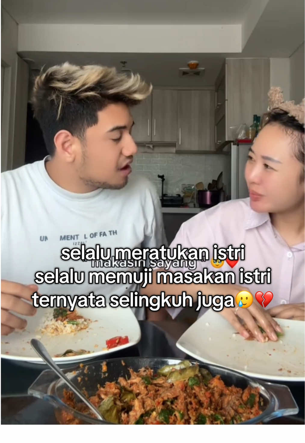 bidi kurang apa ya?!🥹💔 #bididanitem #bidiitem #selingkuh #selingkuhviral #perselingkuhan #selebgram #tiktokers #selebgramtiktok #fyp #viral #fypage #tiktok #capcut #reels #instagram #viralvideo #bismillahfyp 