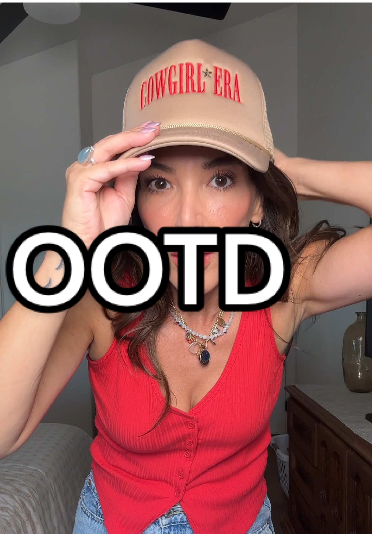 Realistic OOTD #fashionover40 #over40beauty #tararollerbeauty @Oakcha @NYX Professional Makeup 