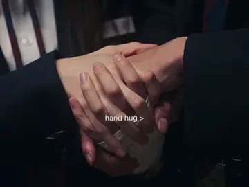 حضن اليد ♥️