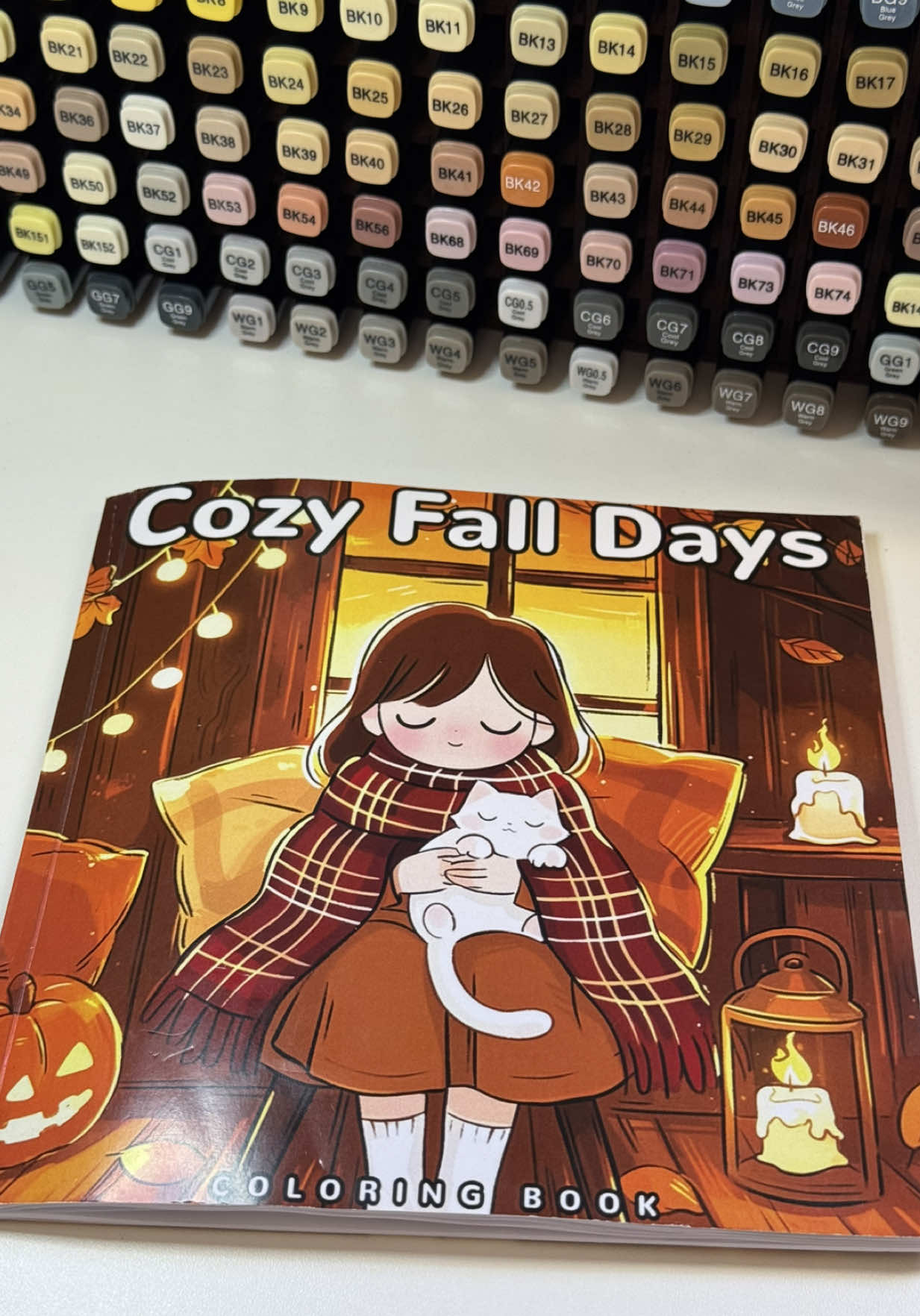 Colorindo o livrinho COZY FALL DAYS💕 #cozyfalldays #coloringbook #bobbiegoods #bobbiegoodscoloringbook #bobbiegoodscoloringpage 