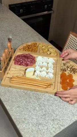 Petisqueira Tábua Para Queijos e Frios Mesa Formato Coração Divisórias Magnético com Facas e Garfos. Gostou? Digite “Eu QUERO” nos comentários e receba o link direto no seu direct ! Não esqueça de verificar suas mensagens 📩 📌 Onde encontrar o link: 🔗 Stories (válido por 24h!) 🔗 Na Bio do perfil 🔗 Nos Destaques  Siga @dicasachadinhosdafran para mais dicas e ofertas imperdíveis! #dicasdecompras #shopeebrasil #achadosshopee #dicas #praticidade #shopeebr #conzinha #jogodecozinha #porção