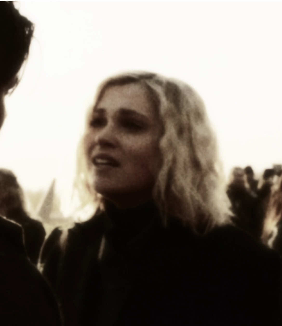 comfort and forgiveness #bellarke #bellarkeedit #bellamyblake #bellamyblakeedit #clarkegriffin #clarkegriffinedit #the100 #the100edit 