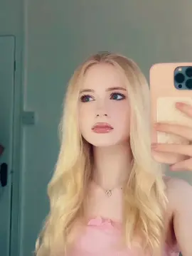 She is very beautiful @Annabel Hughes 🌸🤍(mgmtbex) #fyp #anna 