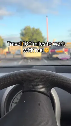 Any tips for falling asleep on the train ?? #fyp #commuterlife #Summer #workinginlondon #travel #officelife 