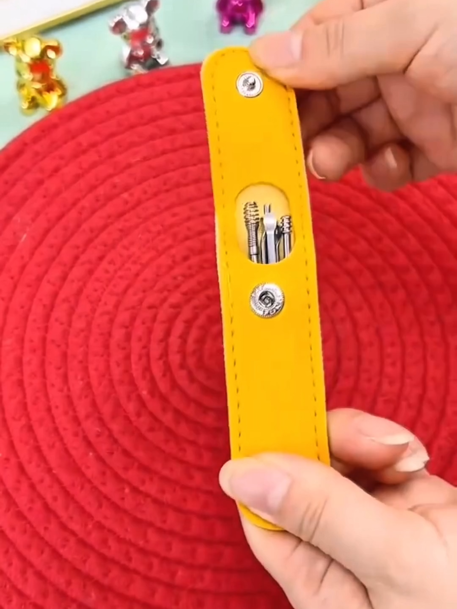 Adeus cotonete descartável! 👋 Kit com 6 peças em inox + estojo! 👇#RemovedorDeCera #CuidadoAuditivo #HigienePessoal #AchadinhosTikTok #InoxÉVida 